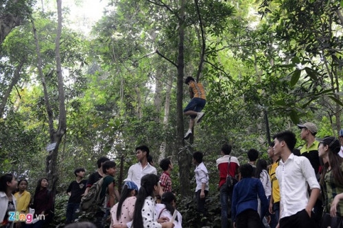 nhin lai nhung hinh anh ngot tho o le hoi den hung