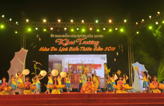 khai truong mua du lich bien thien cam nam 2018