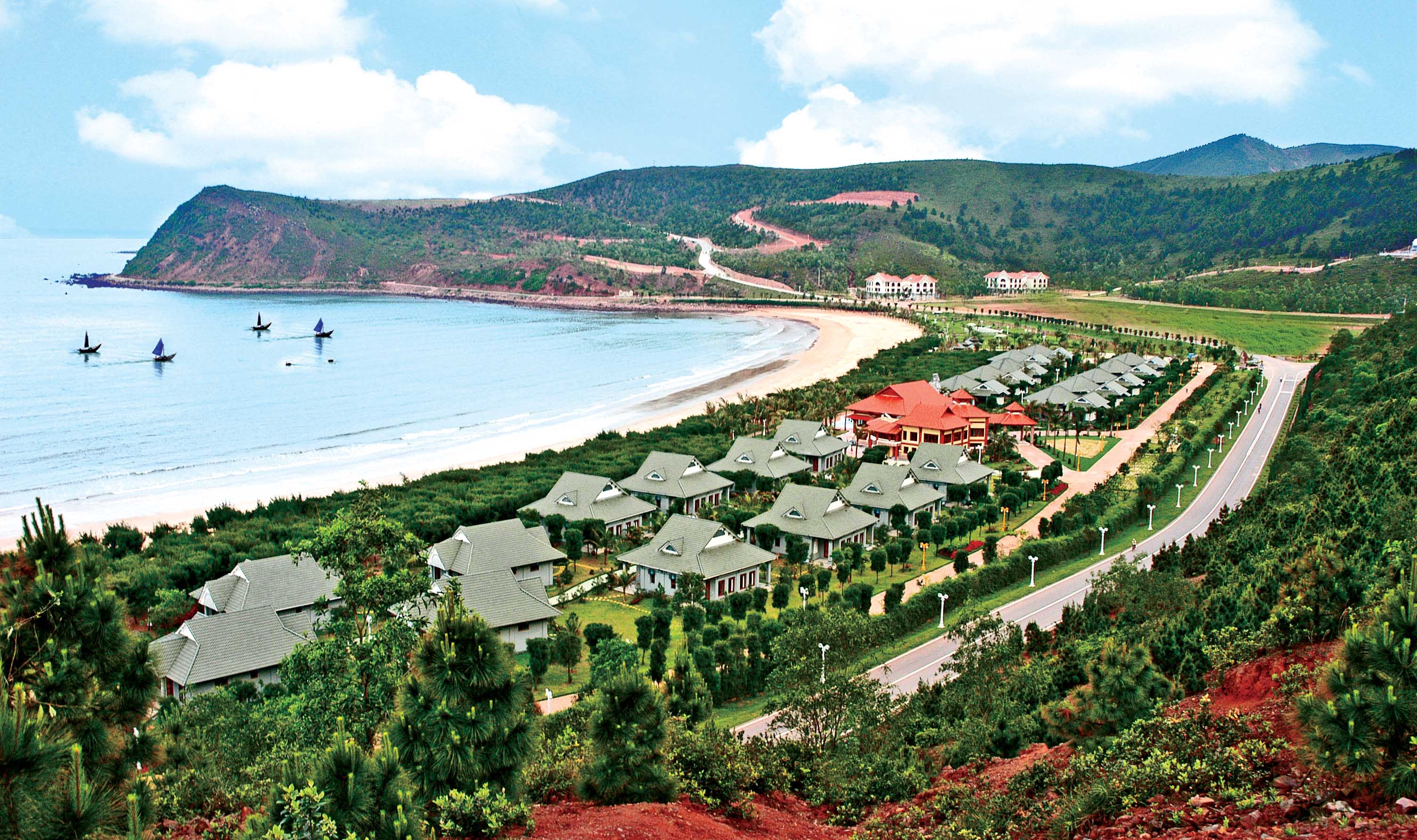 top resort cao cap giam gia manh chao he 2018