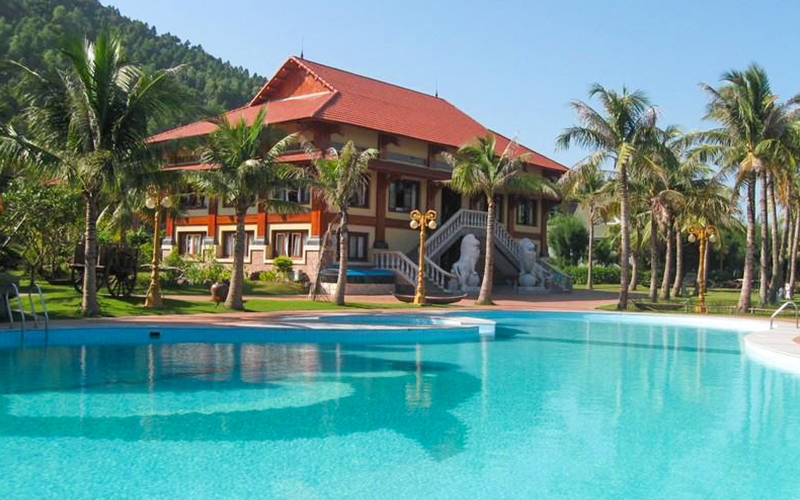 top resort cao cap giam gia manh chao he 2018