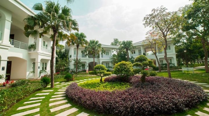 top resort cao cap giam gia manh chao he 2018