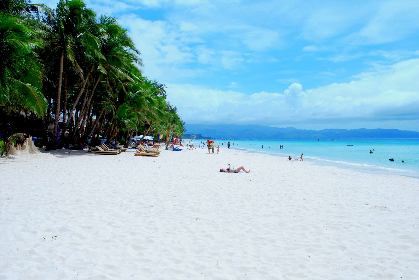 'Thiên đường' biển Boracay trước khi đóng cửa đã từng đẹp và hút du khách như thế nào? thien duong bien boracay truoc khi dong cua da tung dep va hut du khach nhu the nao