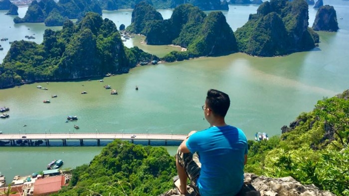 Ngắm kỳ quan vịnh Hạ Long từ 'kính viễn vọng' đặc biệt trong kỳ nghỉ lễ ngam ky quan vinh ha long tu kinh vien vong dac biet trong ky nghi le