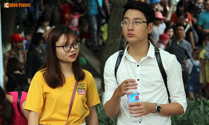 hang nghin nguoi chen chan den cong vien thu le ngay 304