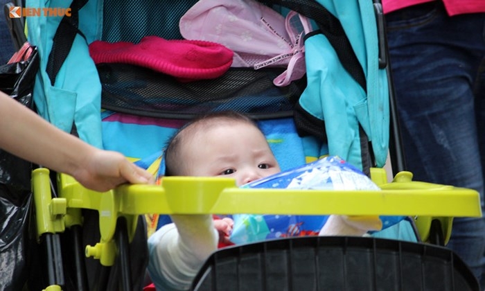 hang nghin nguoi chen chan den cong vien thu le ngay 304