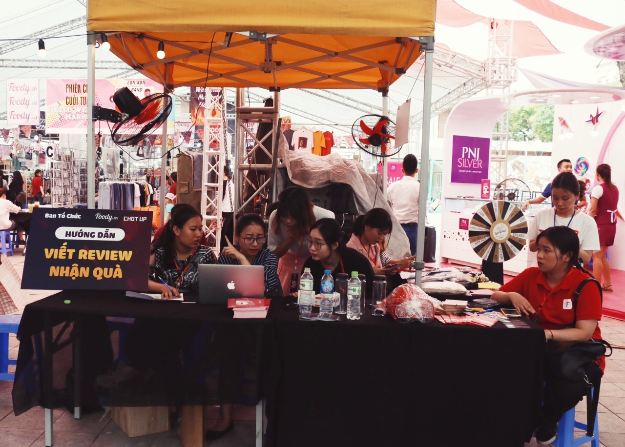 phien cho hello weekend market tro lai thoa man su mong doi cua gioi tre ha thanh