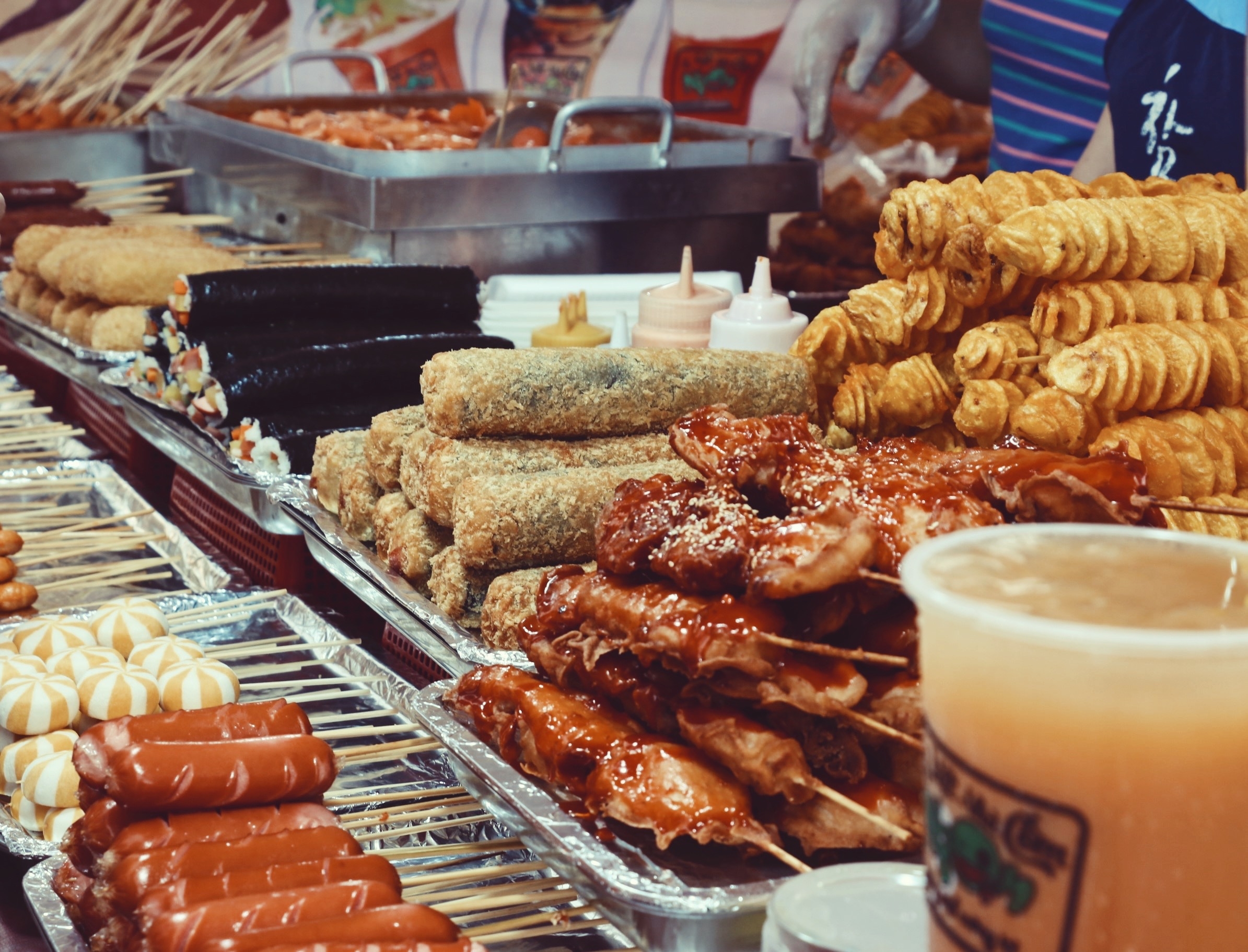 phien cho hello weekend market tro lai thoa man su mong doi cua gioi tre ha thanh