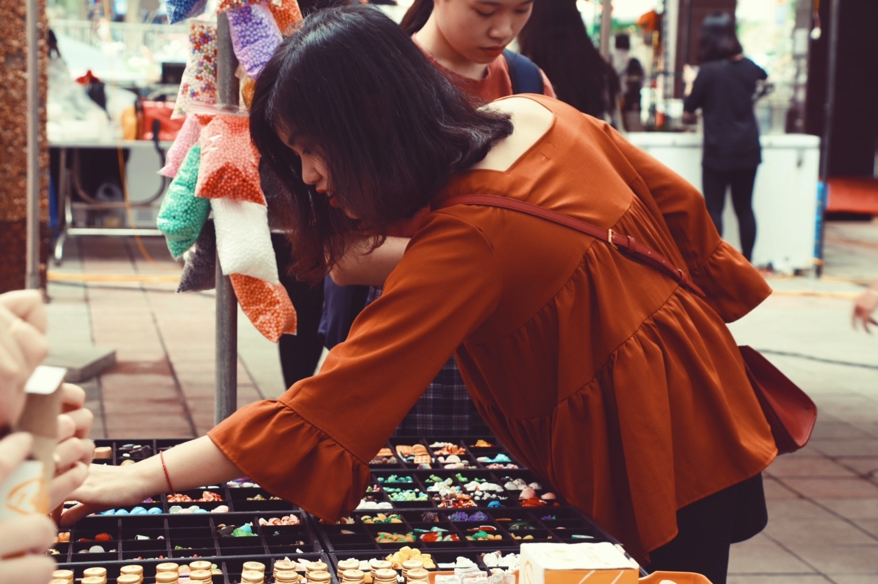 phien cho hello weekend market tro lai thoa man su mong doi cua gioi tre ha thanh