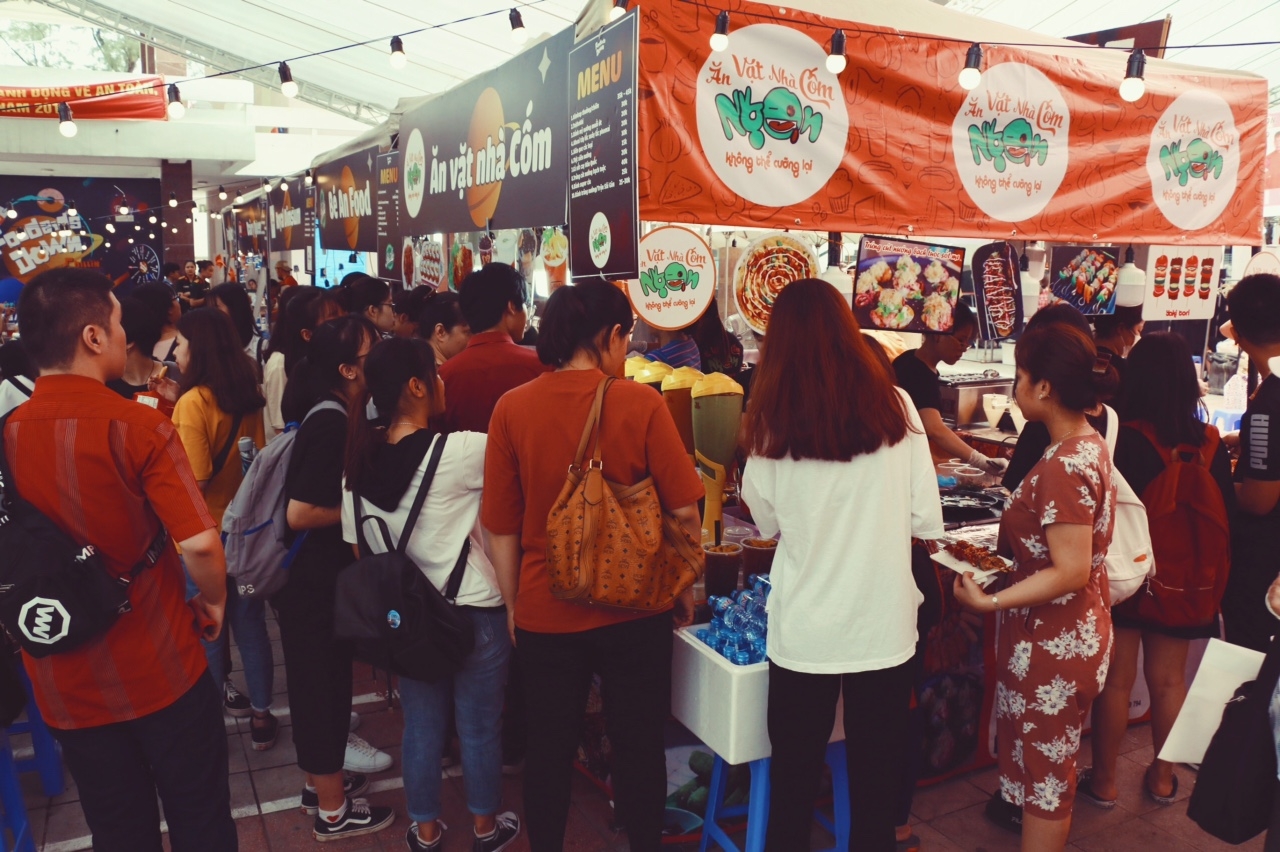 phien cho hello weekend market tro lai thoa man su mong doi cua gioi tre ha thanh