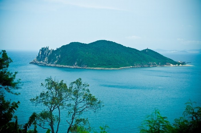 hon nua kho bau bi lang quen giua long dai duong