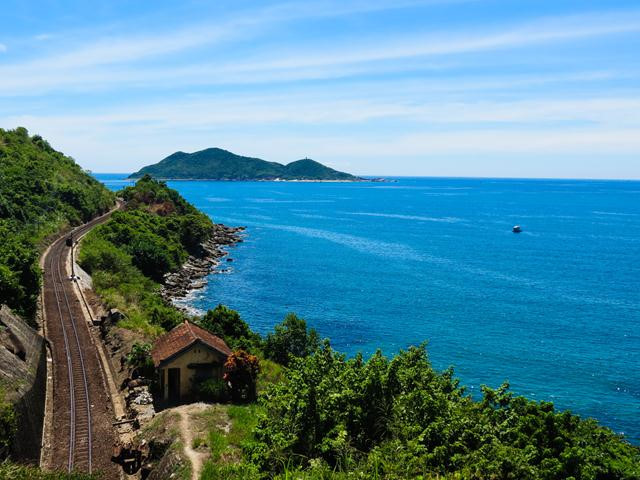 hon nua kho bau bi lang quen giua long dai duong