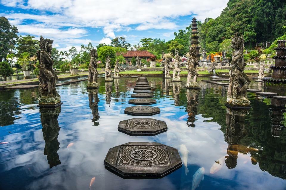 dua nhau di tron o nhung dia diem dep lung linh nhung rat doi thanh binh o dao ngoc bali