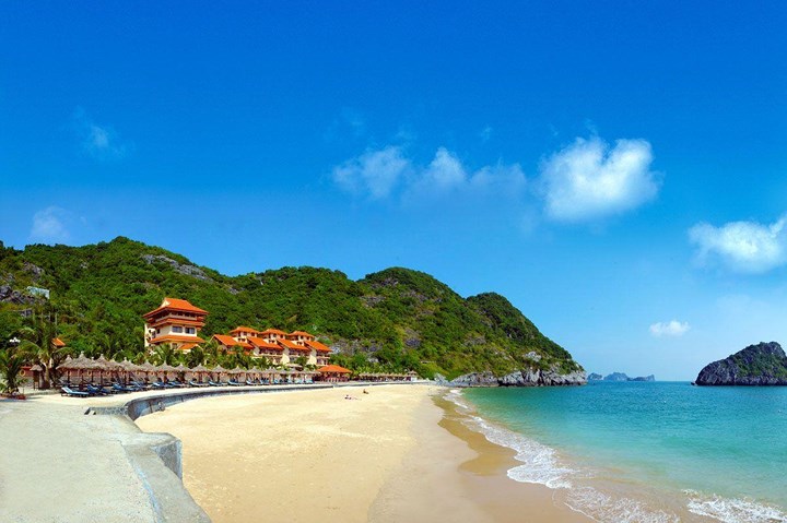 nhung bai bien dep o mien bac thu hut du khach dip he