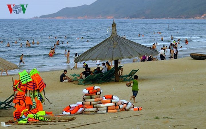 nhung bai bien dep o mien bac thu hut du khach dip he