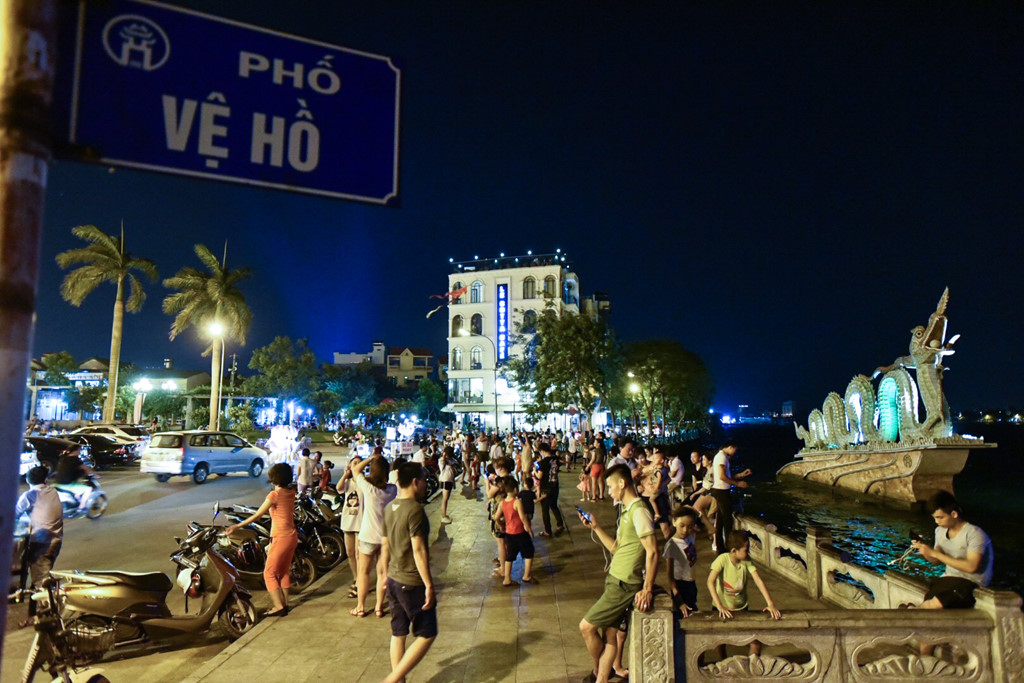 ho tay pho di bo cau nhat tan chat kin nguoi di hong mat