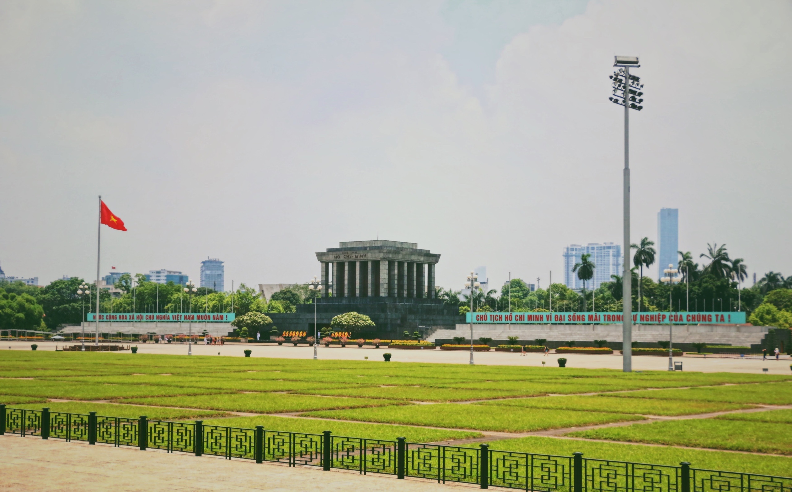 Trải nghiệm ngắm cảnh Hà Nội cực hay từ tầng hai của buýt mui trần trai nghiem ngam canh ha noi cuc hay tu tang hai cua buyt mui tran