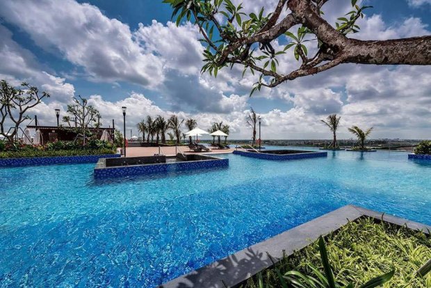 lac troi o be boi vo cuc tren cao rong 7000 m2 giua long ha noi ngay he