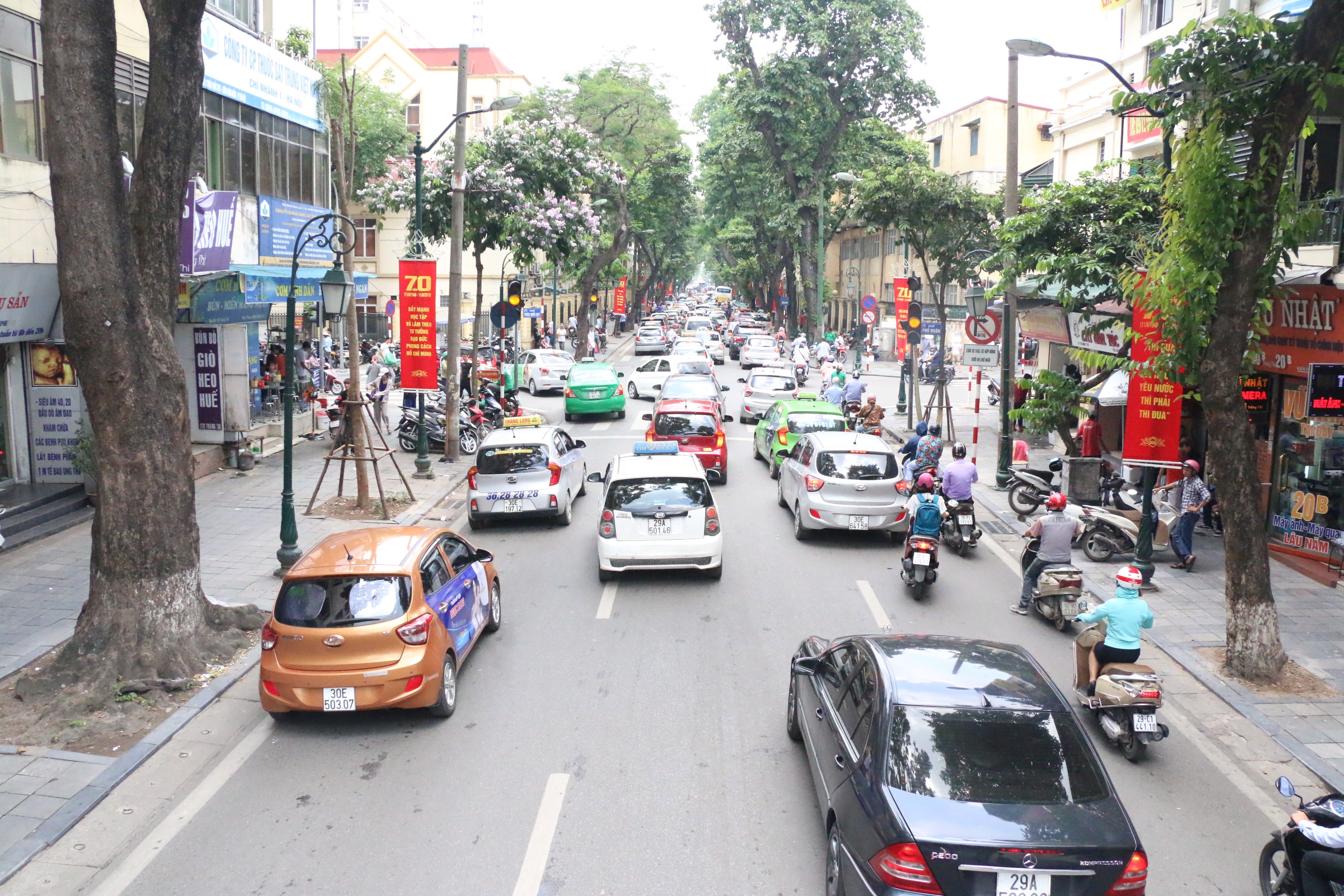 giai dap thac mac ve gia ve xe buyt hai tang khong ban theo chang nhung di het vong ma con thoi gian khach van duoc di tiep