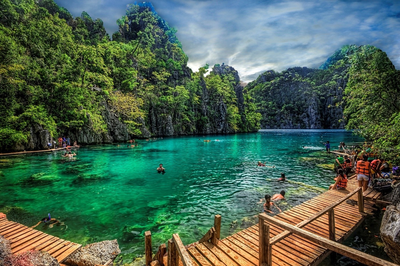 co gi o thien duong nhiet doi coron palawan dang khien gioi tre xon xao