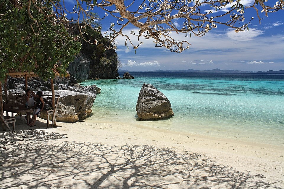 co gi o thien duong nhiet doi coron palawan dang khien gioi tre xon xao