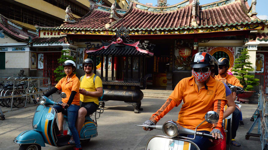 ha noi va sai gon trong mat phong vien cnn