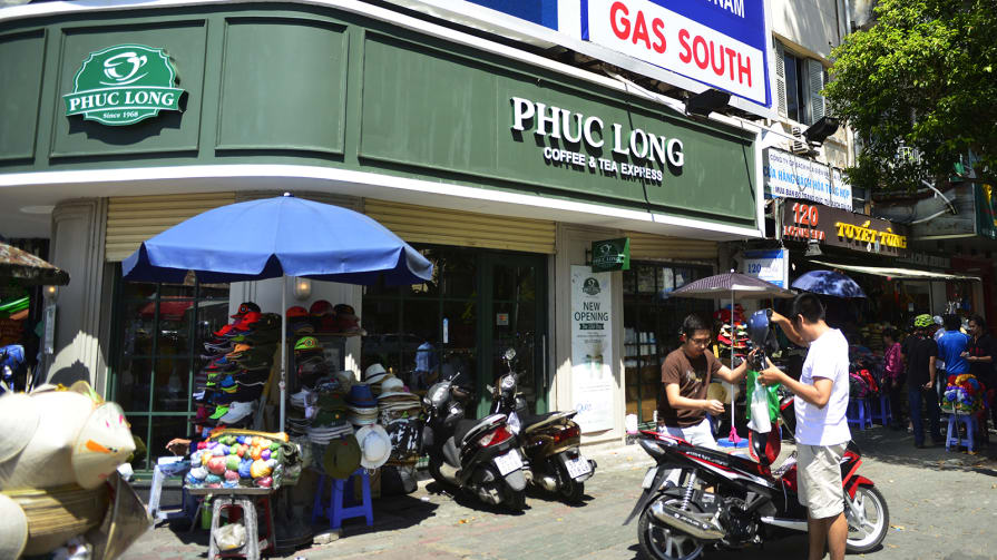 ha noi va sai gon trong mat phong vien cnn