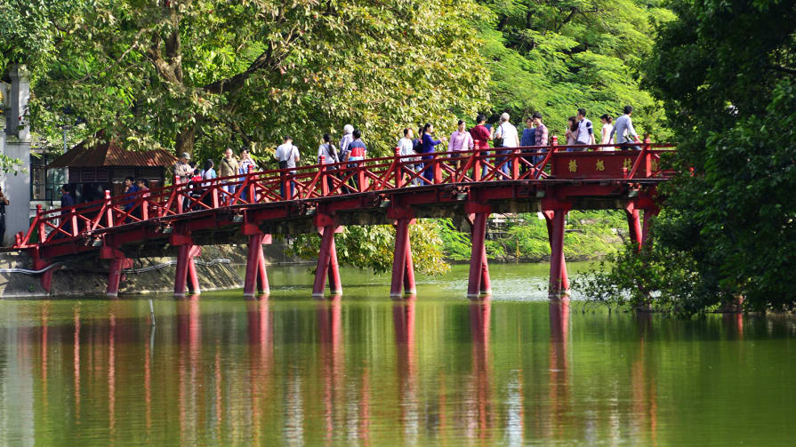ha noi va sai gon trong mat phong vien cnn