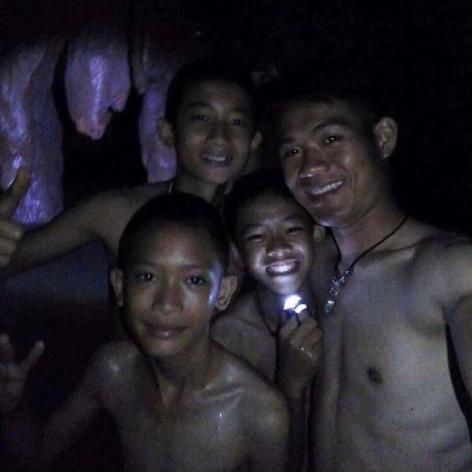 tin tuc du lich moi nhat da tim thay doi bong mac ket trong hang dong sau 10 ngay mat tich