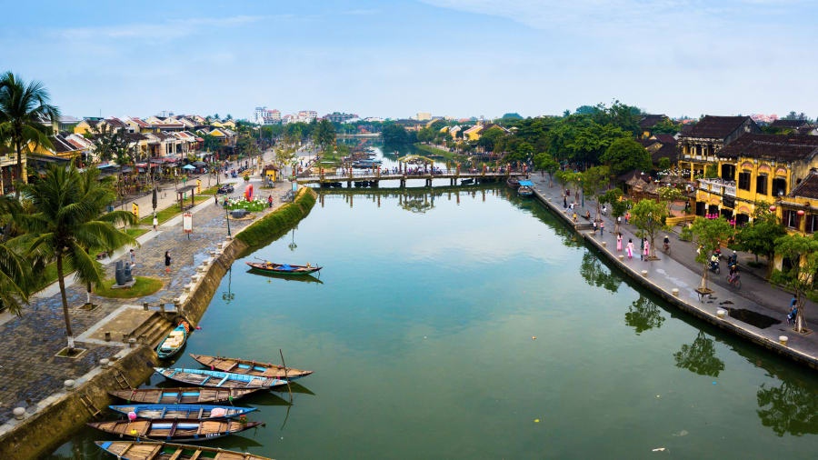 tin tuc du lich moi nhat hanh khach ngat vi doi 3 tieng trong may bay khong dieu hoa khach trung quoc bi bat qua tang trom tien cong duc
