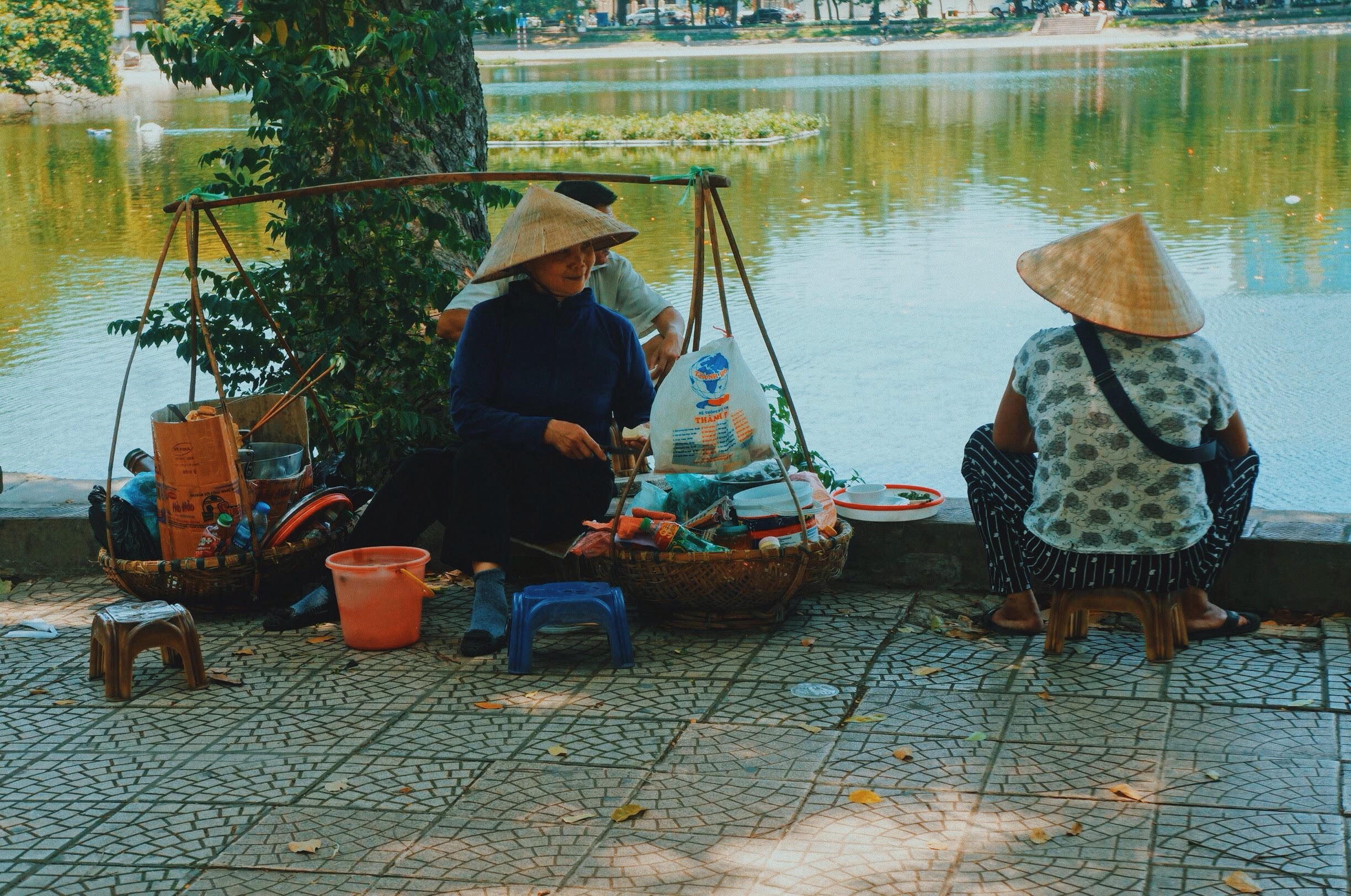 Du lịch nội đô ngày nóng đỉnh điểm: 'Nắng rát cháy người, nhưng hãy cảm ơn vì vẫn còn nhìn thấy bầu trời xanh' du lich noi do ngay nong dinh diem nang rat chay nguoi nhung hay cam on vi van con nhin thay bau troi xanh