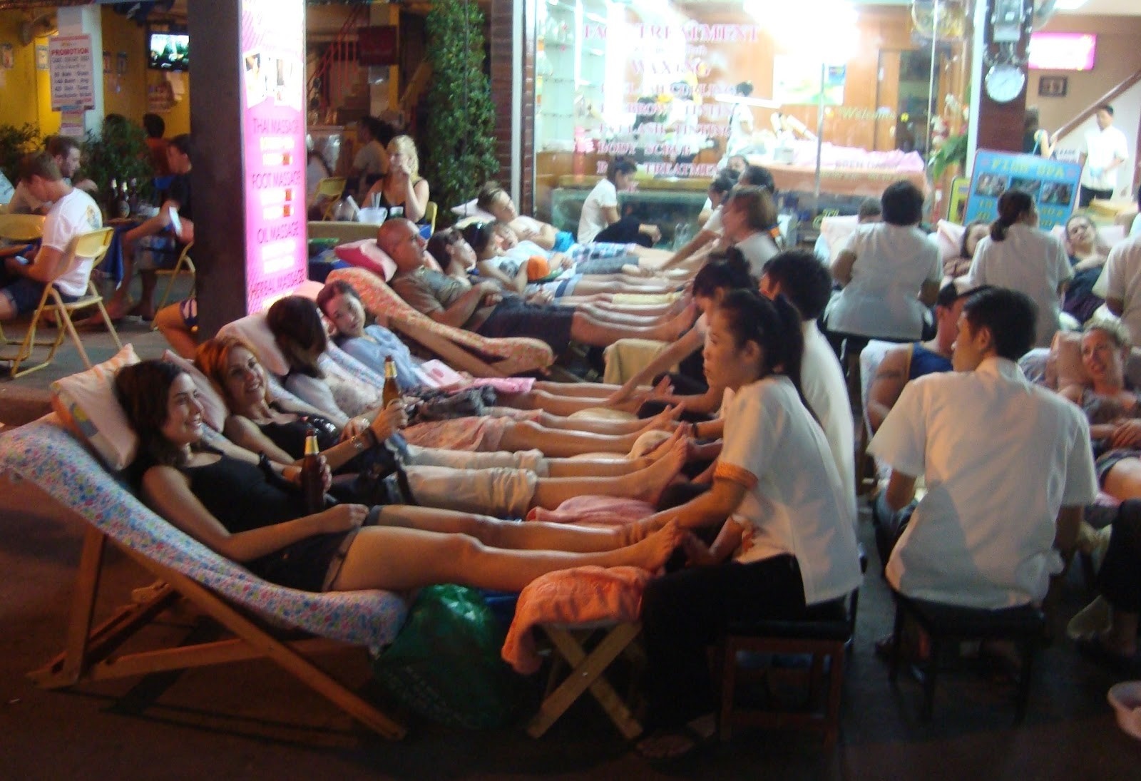 quen loi ve voi nhung diem choi dem khong the bo qua o bangkok