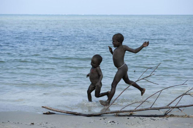 bo lac song biet lap 55000 nam bi khach du lich lam dung khoa than de mua vui