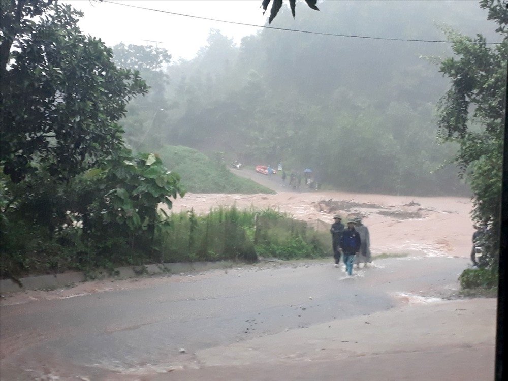quang ninh ngap nang du khach khong nen ghe tham thoi diem nay