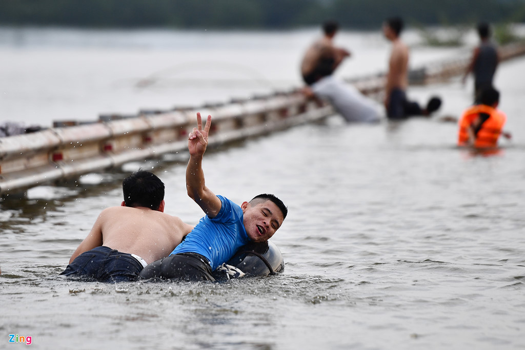 do xo ra duong boi loi danh ca sau hai ngay mua ngap