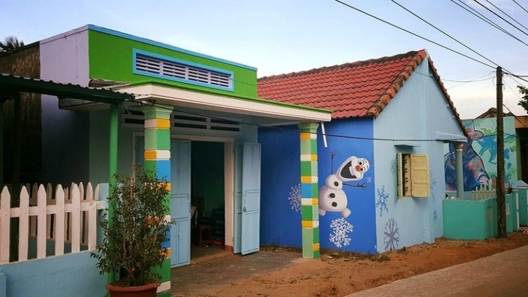 Bình yên qua từng nét vẽ ở Làng bích họa Đà Nẵng binh yen qua tung net ve o lang bich hoa trong long da nang