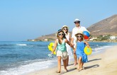 Hướng dẫn chi tiết chuyến du lịch hè 'ngon - bổ - rẻ' gói gọn 10 triệu đồng cho gia đình 4 người
