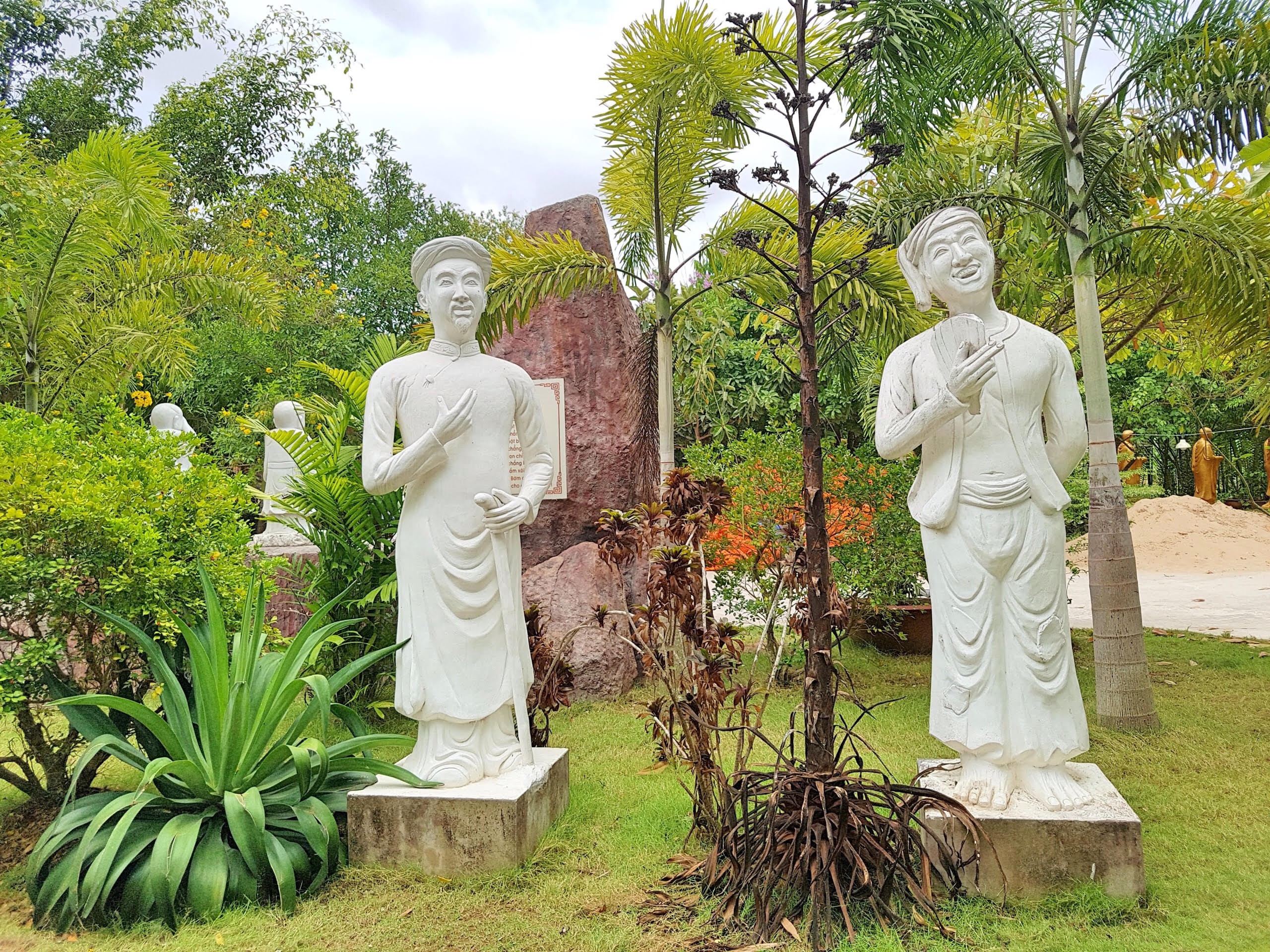 ve tham chua phat hoc 2 noi cuu mang nhung manh doi bat hanh mua vu lan