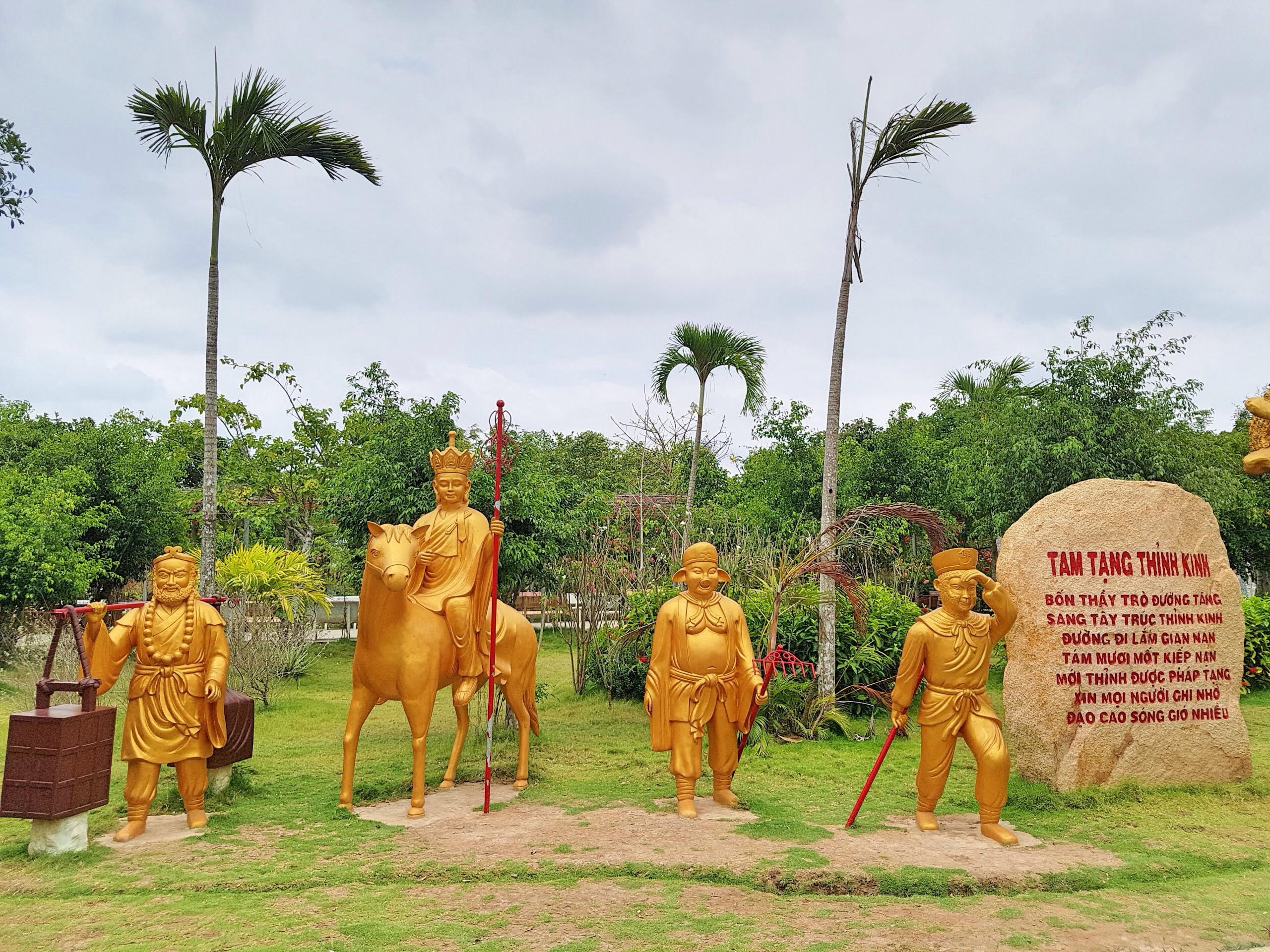 ve tham chua phat hoc 2 noi cuu mang nhung manh doi bat hanh mua vu lan