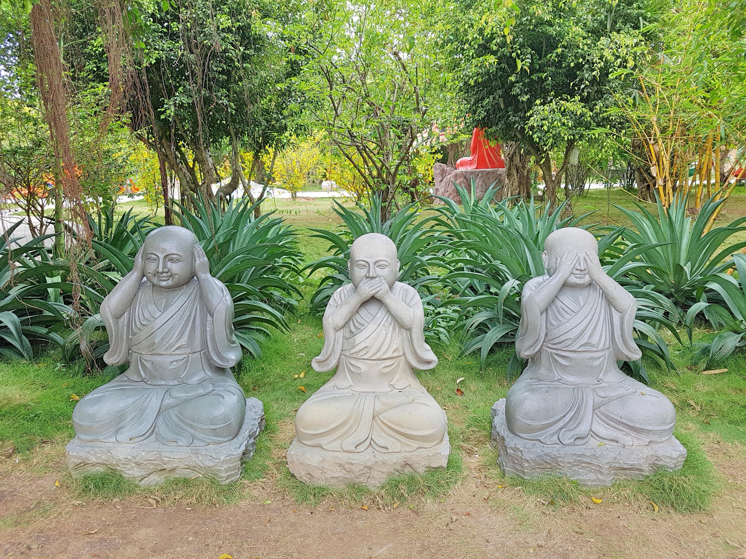 ve tham chua phat hoc 2 noi cuu mang nhung manh doi bat hanh mua vu lan