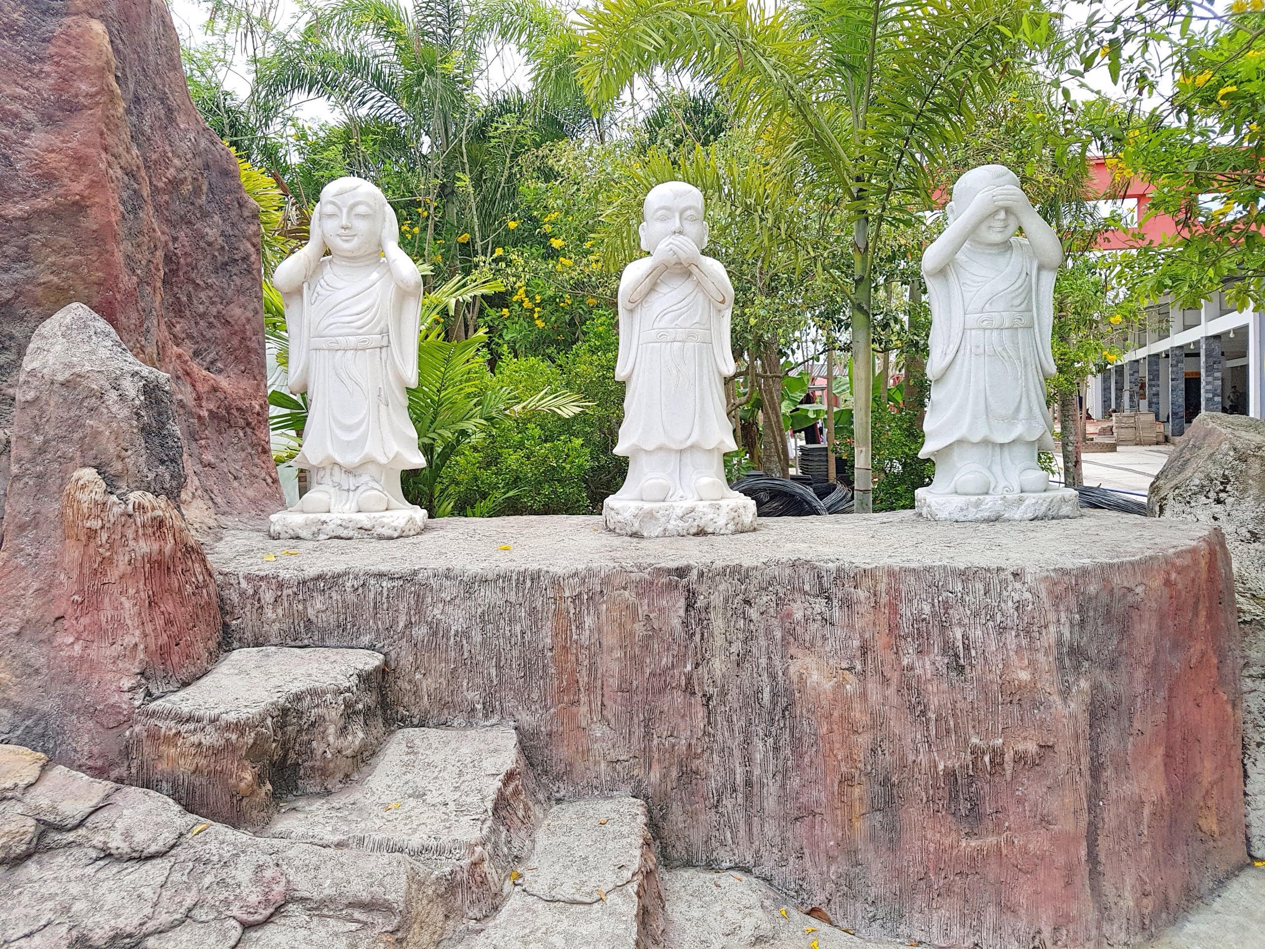 ve tham chua phat hoc 2 noi cuu mang nhung manh doi bat hanh mua vu lan