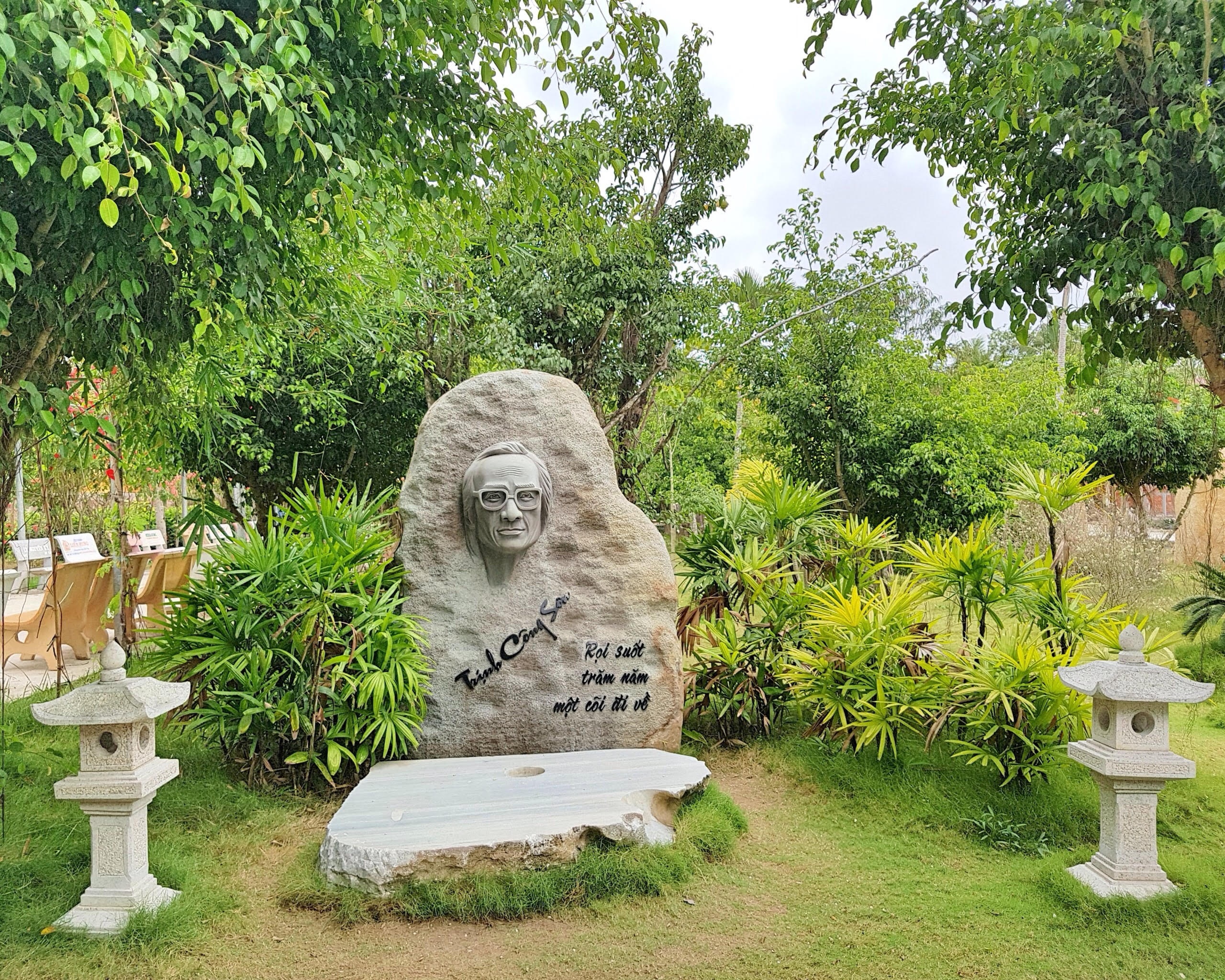 ve tham chua phat hoc 2 noi cuu mang nhung manh doi bat hanh mua vu lan