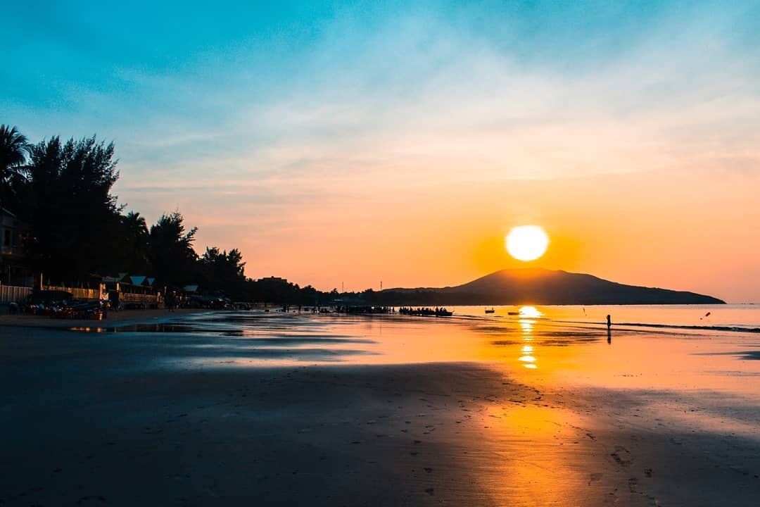 xot xa hinh anh bai bien mui ne trong mua cao diem cua rac