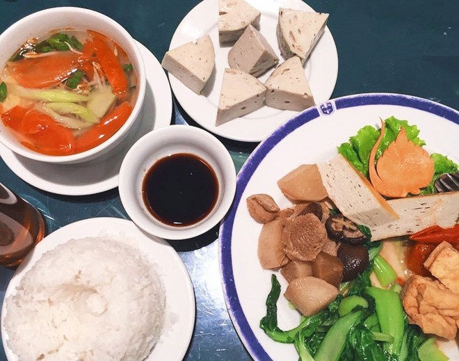 list nhanh quan com chay ngon cho ngay ram mong 1 thang co hon o ha noi
