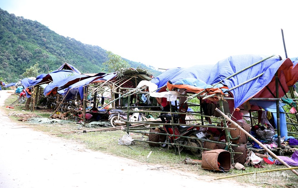 nhon nhip mua lung tren long ho thuy dien hua na
