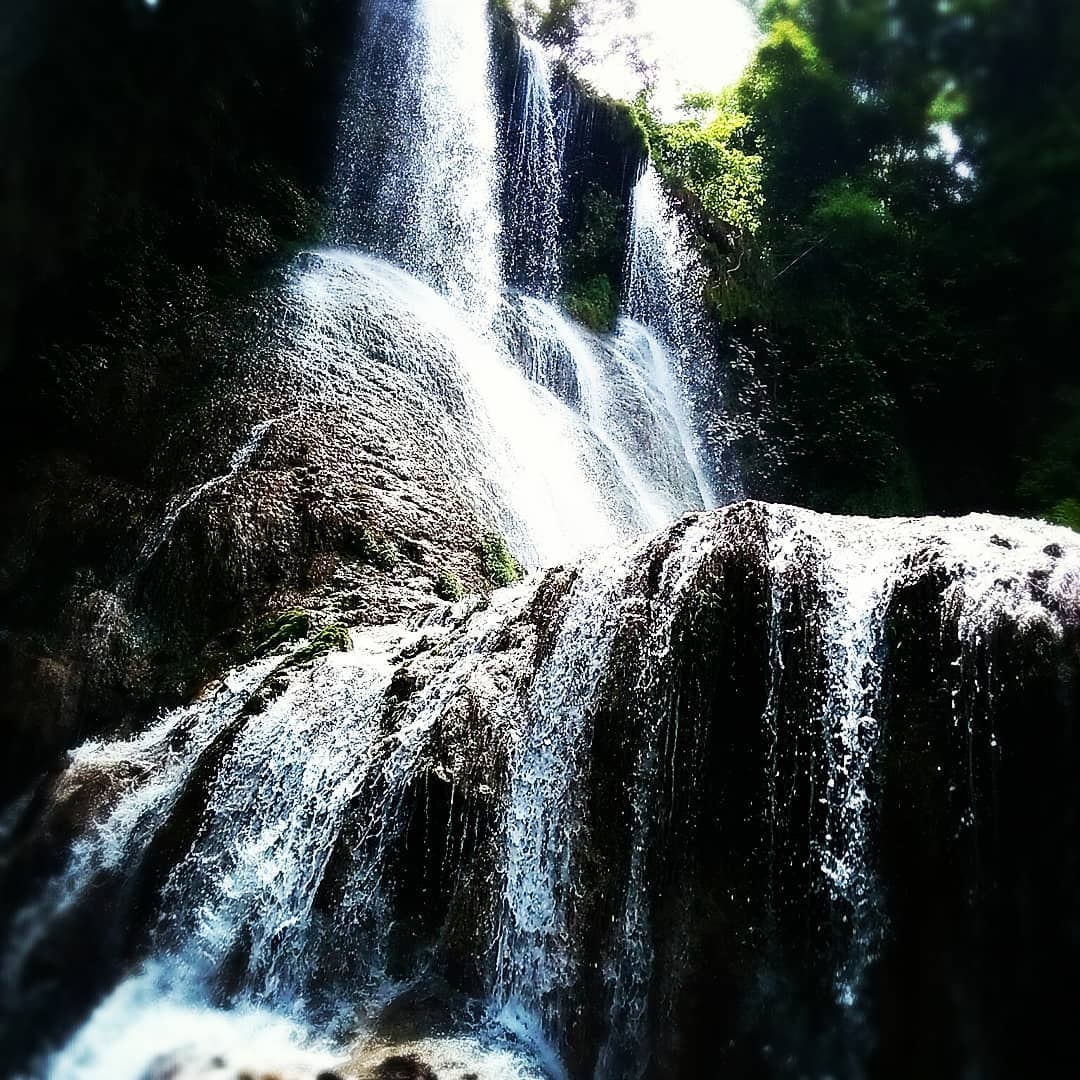 di ngay keo lo mua nuoc do dep nhu tranh o thac dai yem