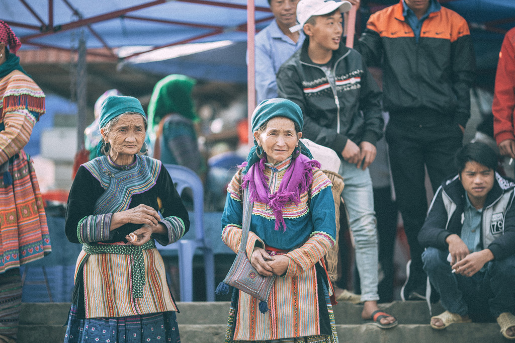 kham pha net van hoa doc dao cua cho phien bac ha