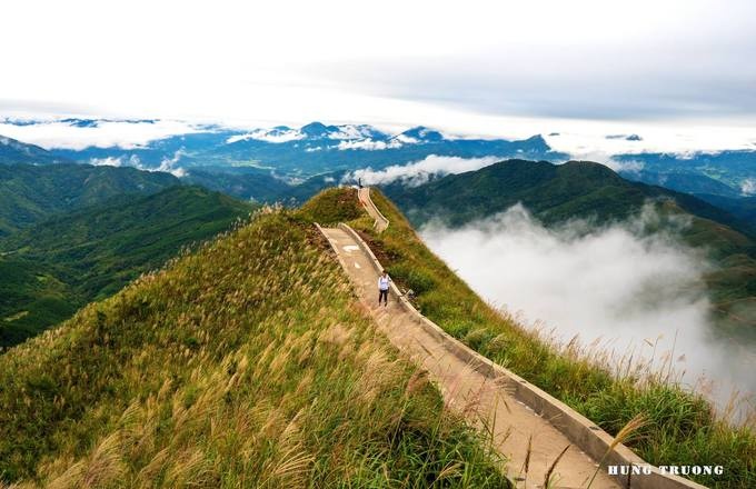 van ly truong thanh phien ban viet gan 2000 bac o binh lieu