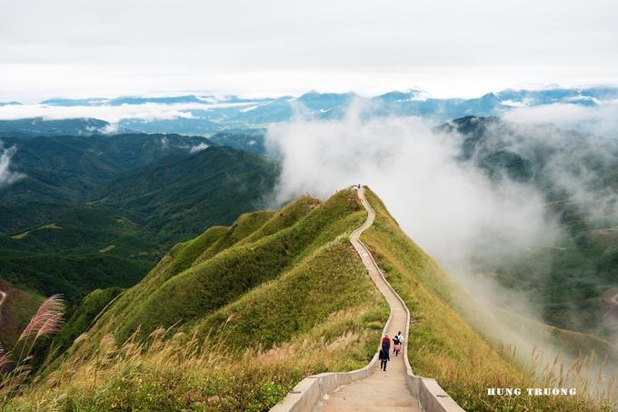van ly truong thanh phien ban viet gan 2000 bac o binh lieu
