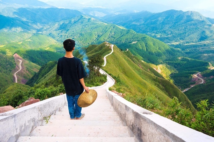 van ly truong thanh phien ban viet gan 2000 bac o binh lieu