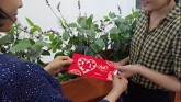 Khách bực mình vì bị mời cưới kiểu 'thà nhầm còn hơn bỏ sót'